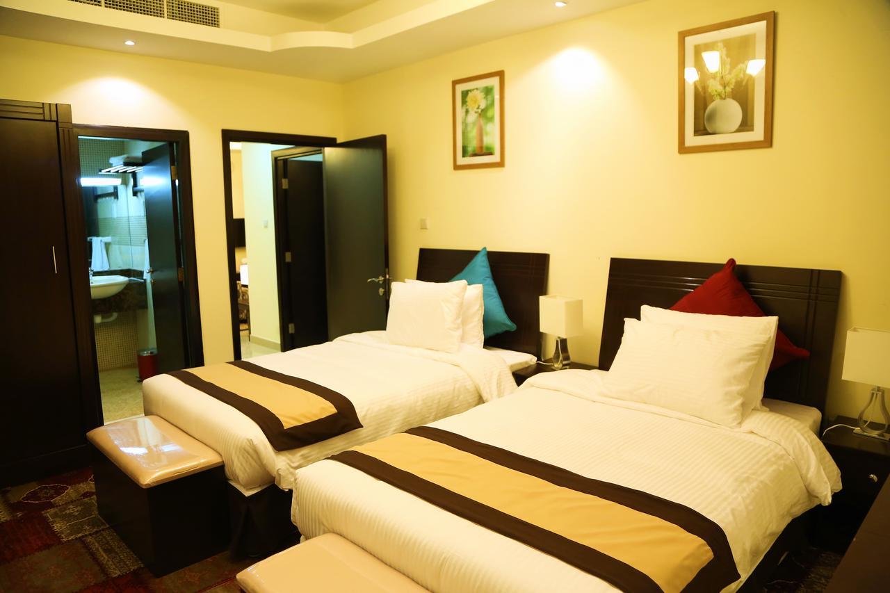 Travellers Hotel Apartment Dubai Esterno foto
