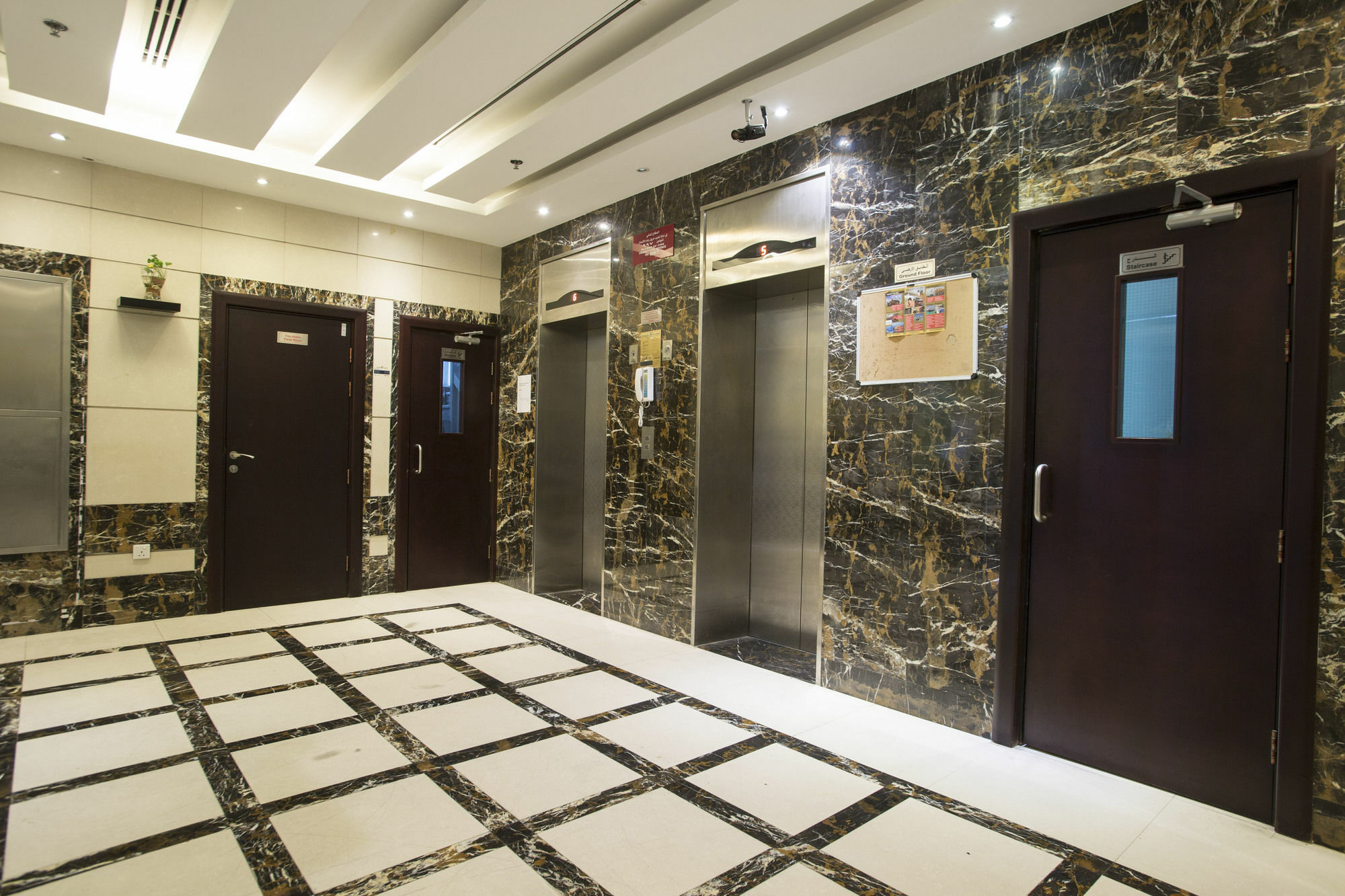 Travellers Hotel Apartment Dubai Esterno foto